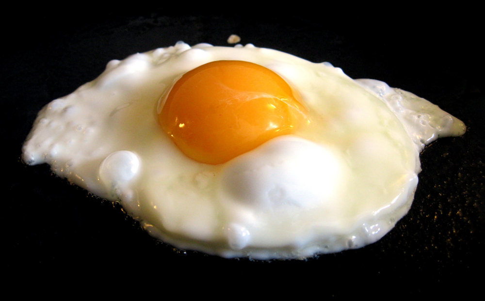 Oeuf au plat - Temps de Cuisson & Préparation - QuelleCuisson.com
